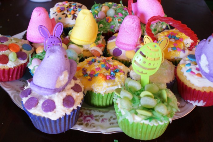 Make your own Easter Cupcakes with a cupcake bar for kids