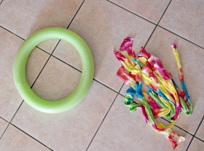 How to make a tie dye noodle wreath