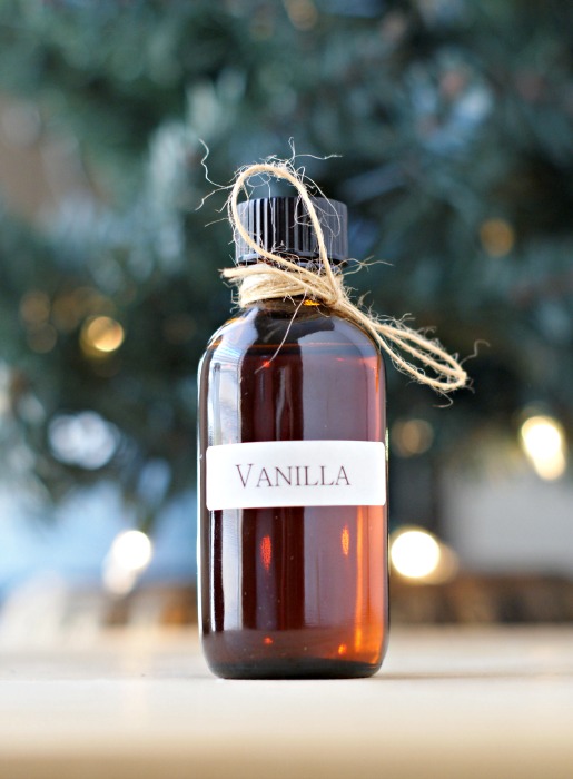 Homemade vanilla, perfect for gifting! 