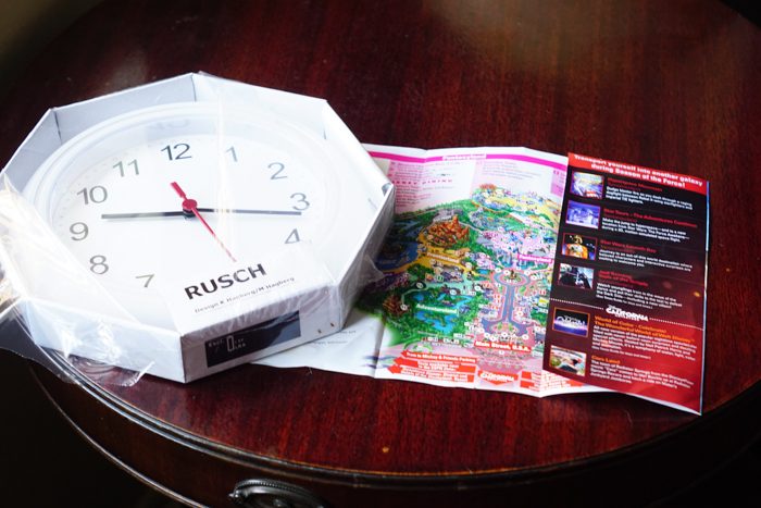 Turn your Disney maps into a Clock!